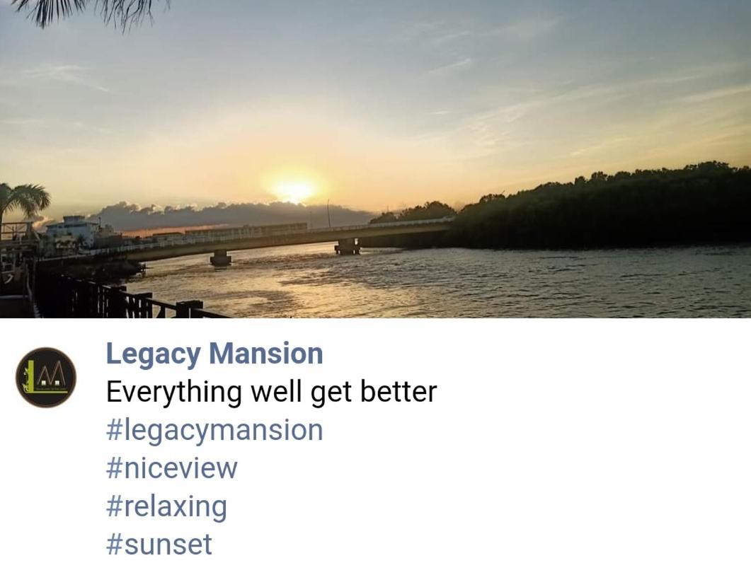 Отель Legacy Mansion Илоило Экстерьер фото